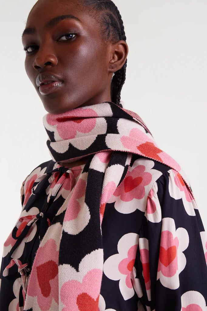 Compania fantastica Jacquard Sweetheart Knit Scarf
