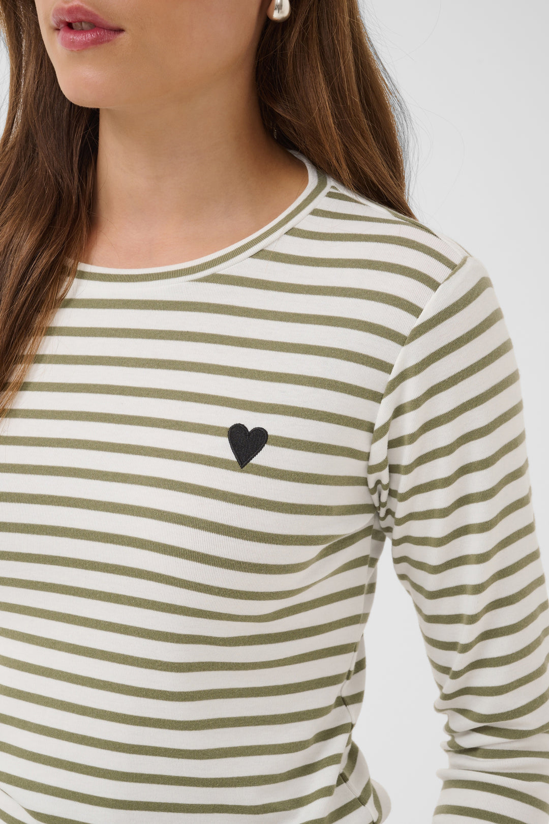 Kaffe Liddy T-Shirt - Chalk/Aloe- Black Heart