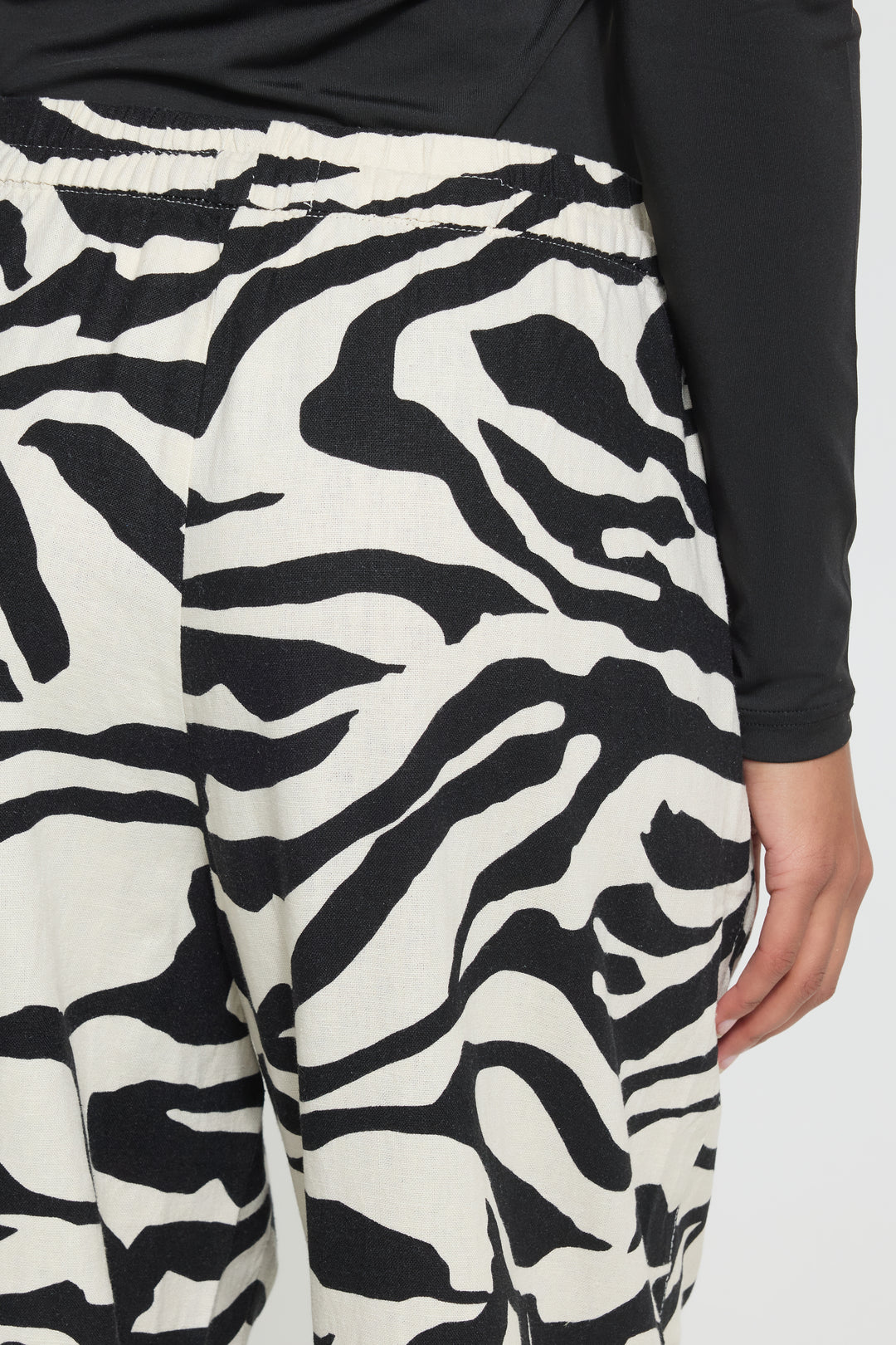 ICHI IHLINNO Barrel Trousers- Graphic Animal