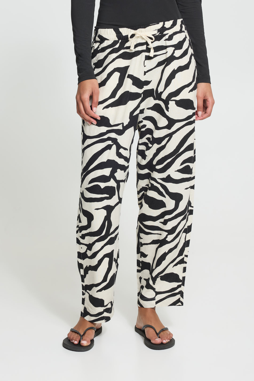 ICHI IHLINNO Barrel Trousers- Graphic Animal
