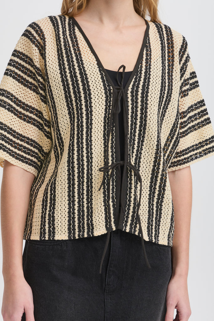 Ichi Winnia Kimono- Black