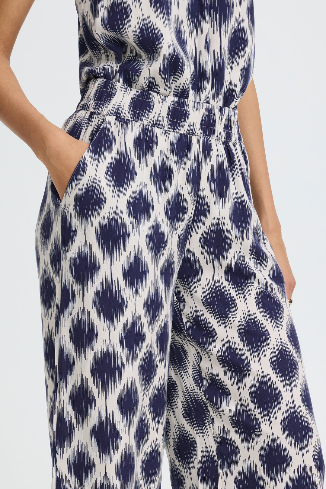 B.Young BYMMJOELLA Trousers- Ogee Ikat Med Blue
