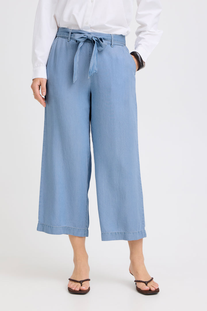 B.Young Kosmo Cropped Trousers- Light Blue Denim
