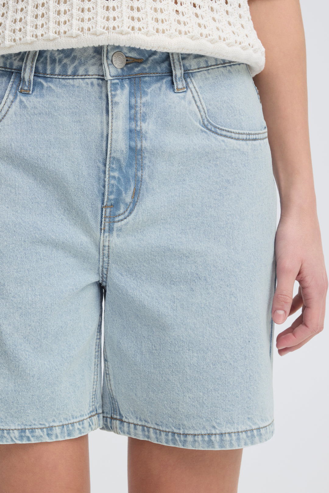 B.Young Kielo Embroided Shorts- Light Blue Denim