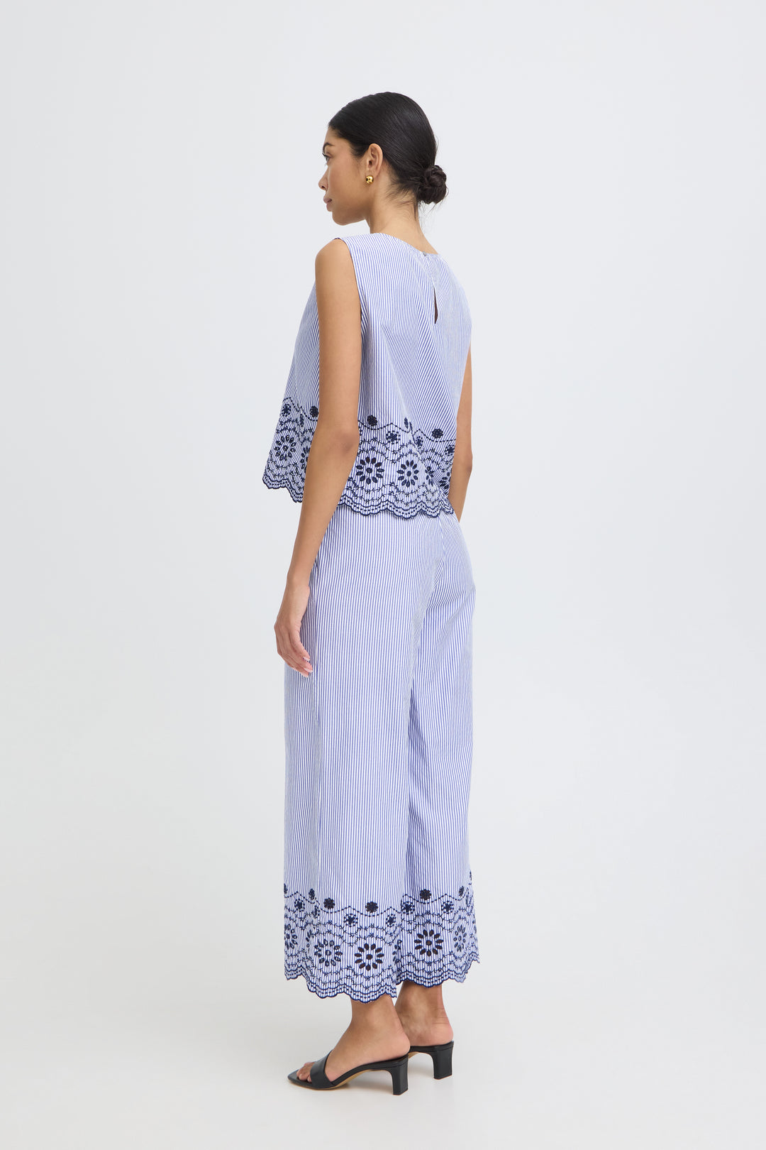 B.Young Inzi Embroidery Sleeveless Blouse- Blue