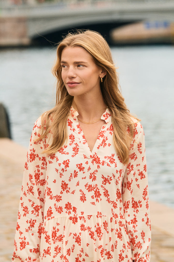 Saint Tropez EdaSZ Maxi Dress- Seedpearl Valiant Daisy