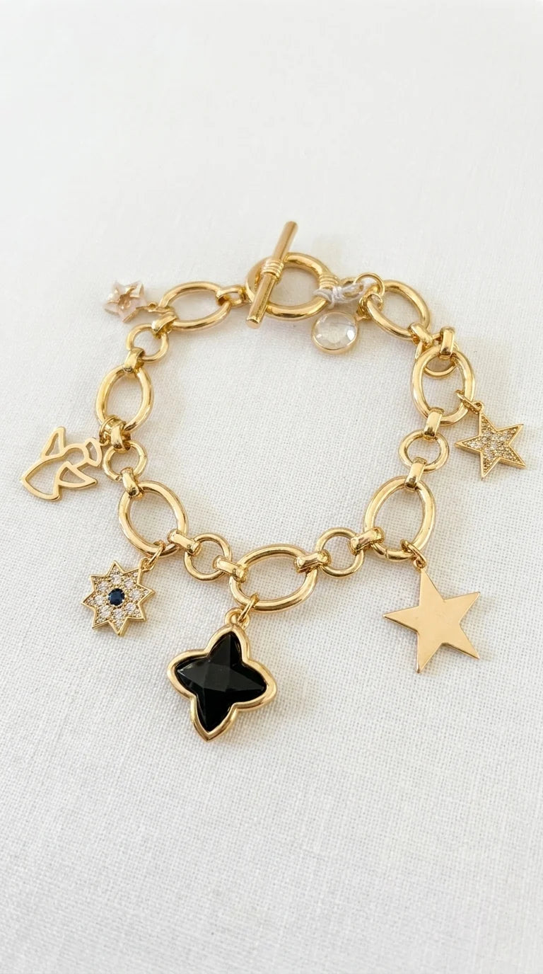 Envy Gold star charm bracelet