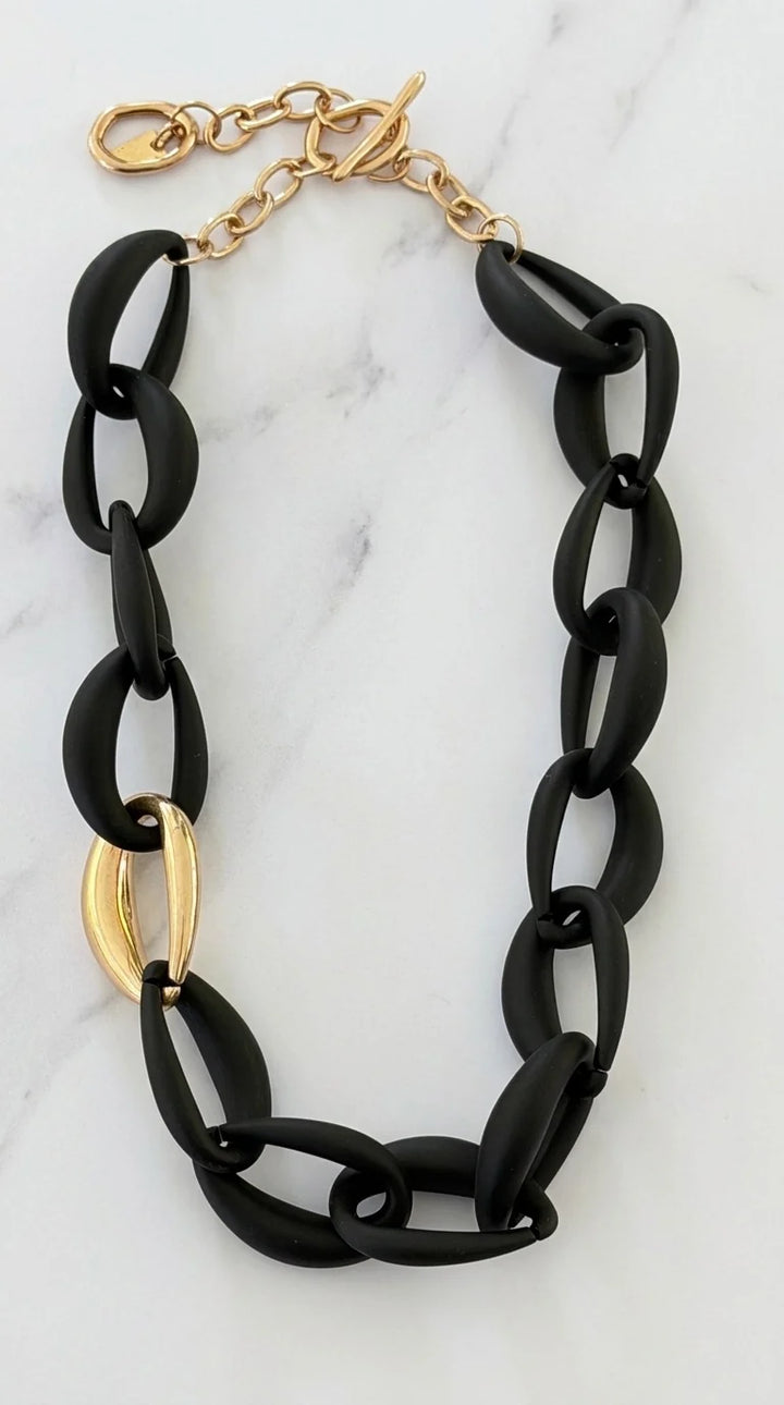 Envy Chunky Resin Link Necklace - Black