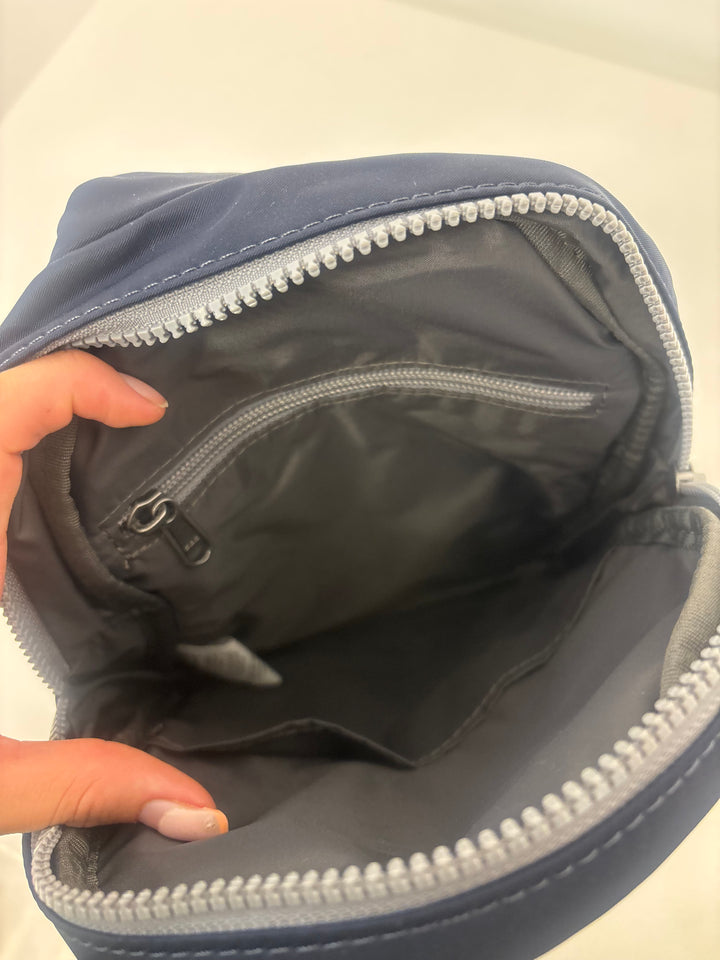 Roka London Willesden B Sling Bag- Midnight