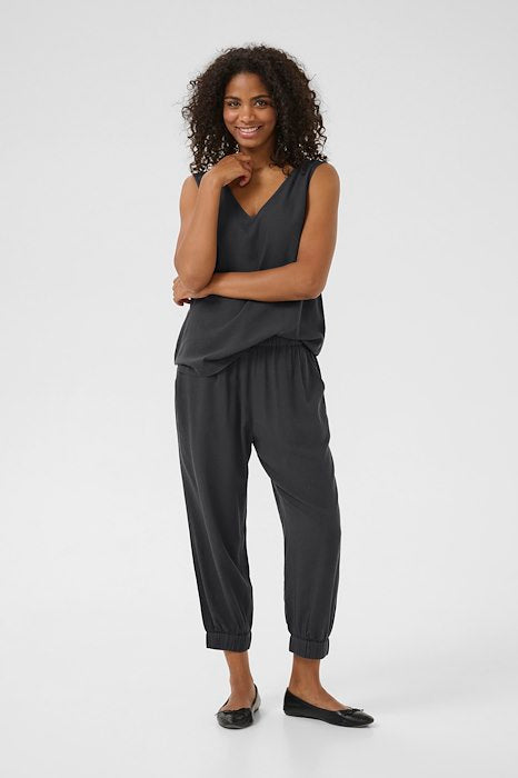 Kaffe Milia Capri Pants- Black Oyster