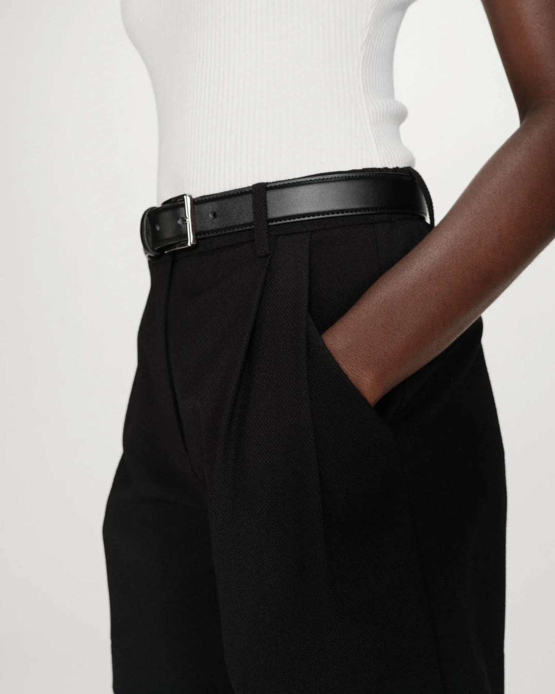 Grace & Mila Vite Straight Cut Shorts- Black