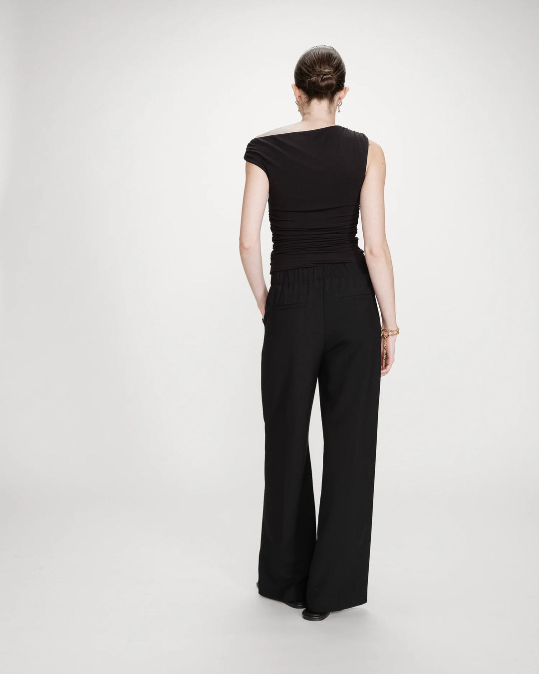 Grace & Mila Valigny Tailored Trousers With Button Detailing- Black
