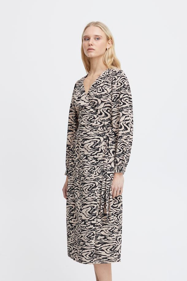 ICHI Fanora Dress - Doeskin Wavy Animal Print – Simmi Woman