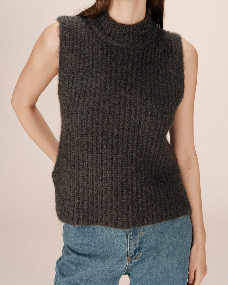 Grace & Mila Sablon Sleeveless Sweater - Anthracite