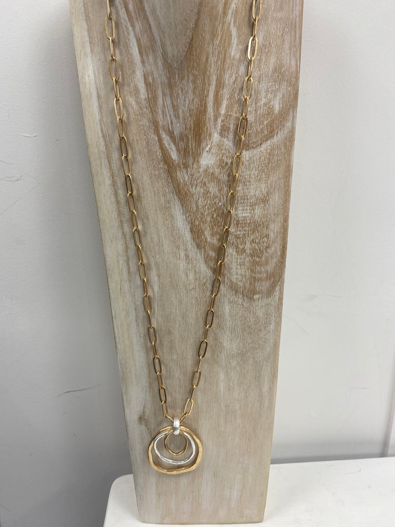 Envy Hammered Circles necklace in gold