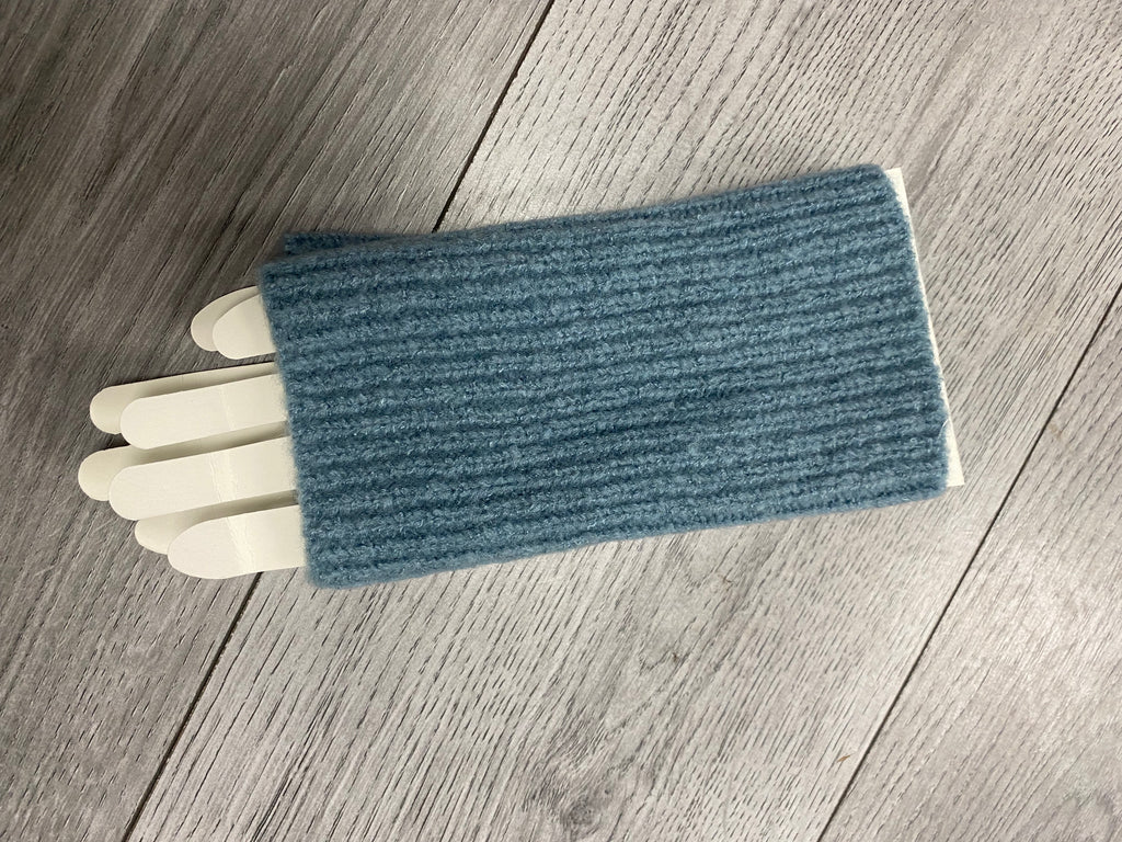 Fingerless gloves